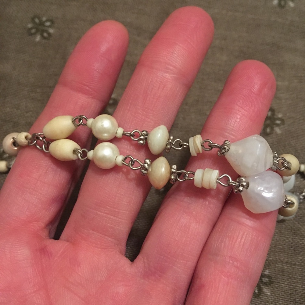 Vintage Retro Cream and White Beaded Necklace - Picture 4 of 8